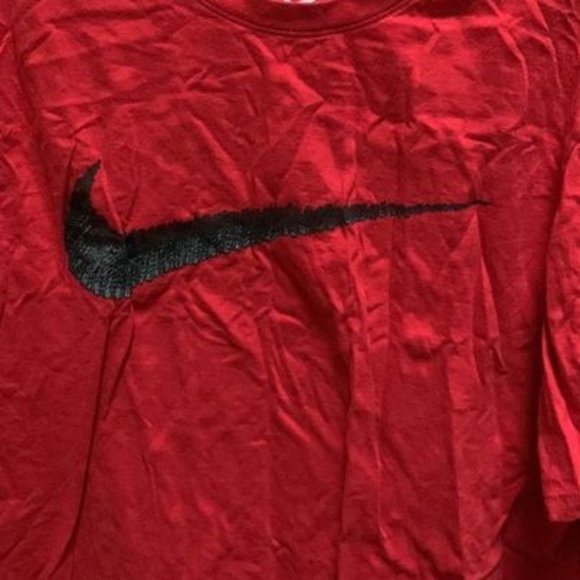 RED NIKE SHIRT MEN SIZE MEDIUM - Picture 1 of 1